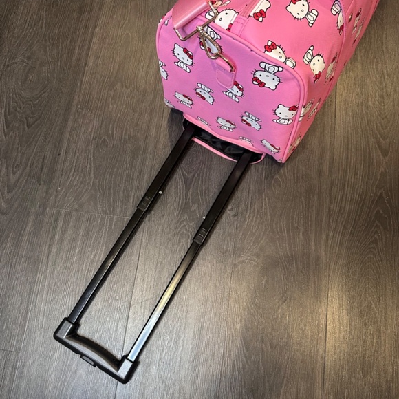 Hello Kitty Pink Rolling Duffel Bag NWT - Picture 4 of 8